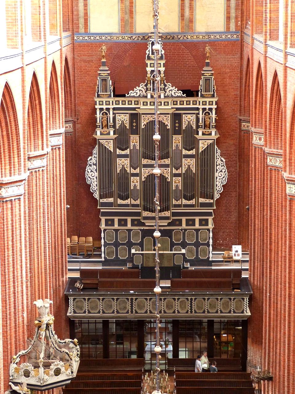 Organizare dulap modern și eficient